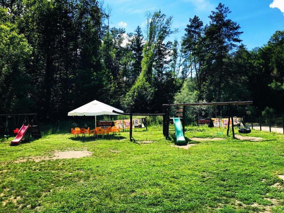 Bed and Breakfast House In The Woods Решица Экстерьер фото